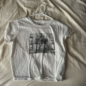 hollister cropped graphic tee